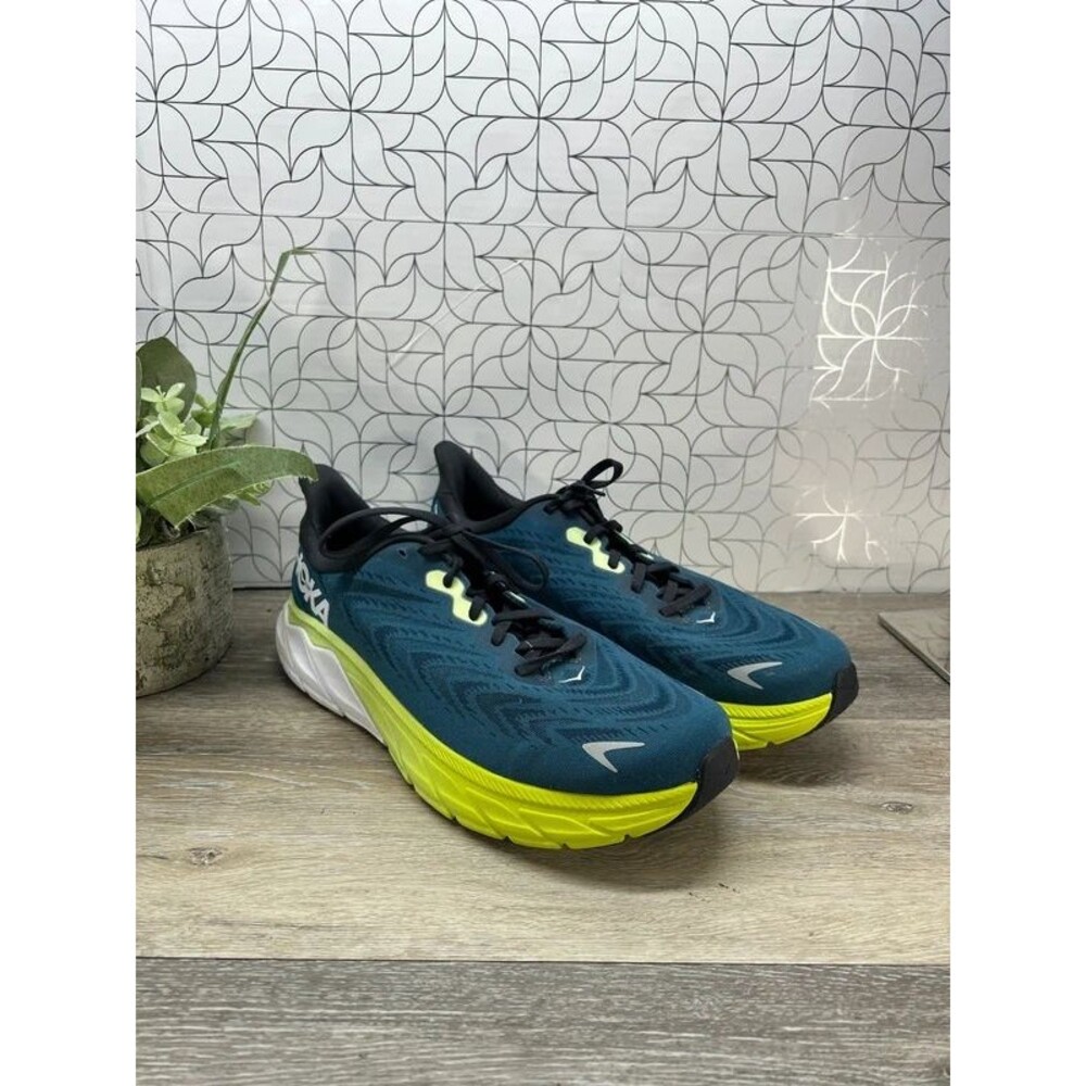 Hoka arahi 6 shoes , US 11.5